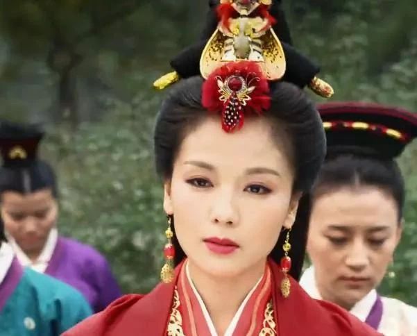 芈月传为何要丢下臣妾一个人,芈月传中芈月为何要服侍大王