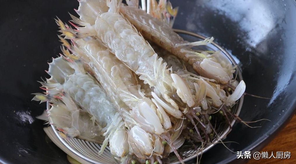 如何挑肉质肥美的皮皮虾,又到了吃皮皮虾的季节