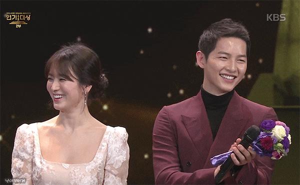 穿搭|美日韩高甜明星CP：遇见对的人，戏里戏外每天都是情人节