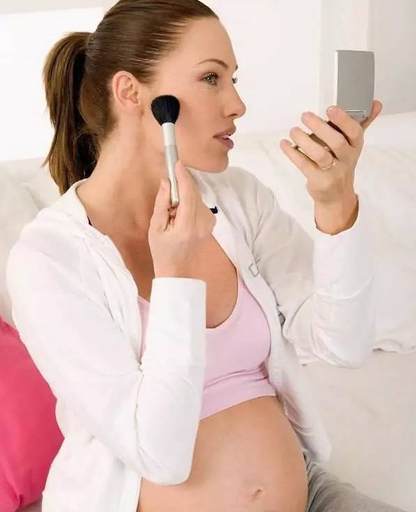 孕妇可以化妆吗该怎么选化妆品,孕妈们怀孕期间都用哪些化妆品