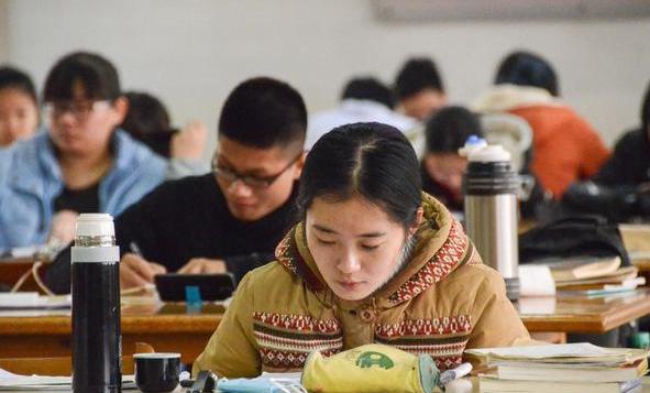 学习的时候被冷嘲热讽,努力学习时被别人嘲笑怎么办