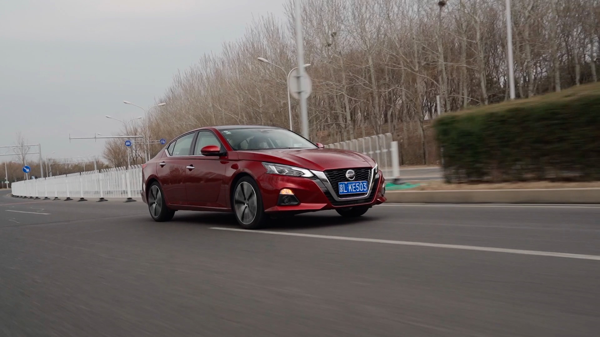 日产天籁2011款公爵2.5lxv尊雅版,天籁2021款2.0lxlupper智行版