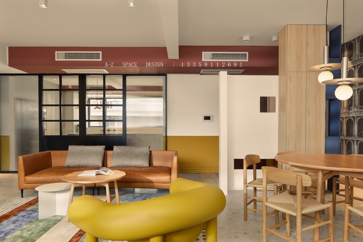 “拼一脸的缤纷染一屋的色块做最精彩的自己”原木家具最百搭