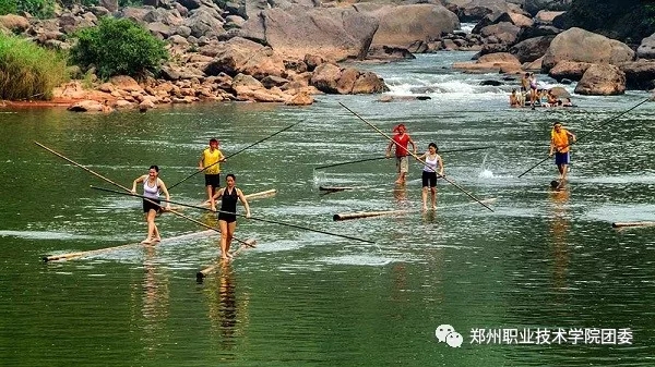 独竹漂开幕式,独竹水上漂惊呆众人