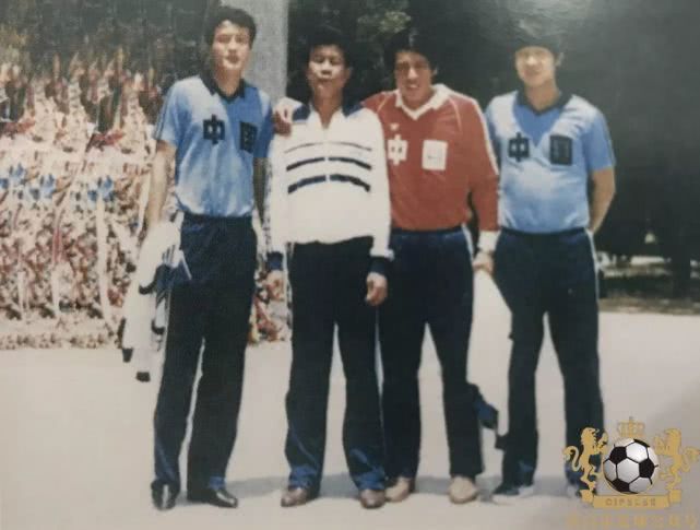 津门铁闸——绿茵情节