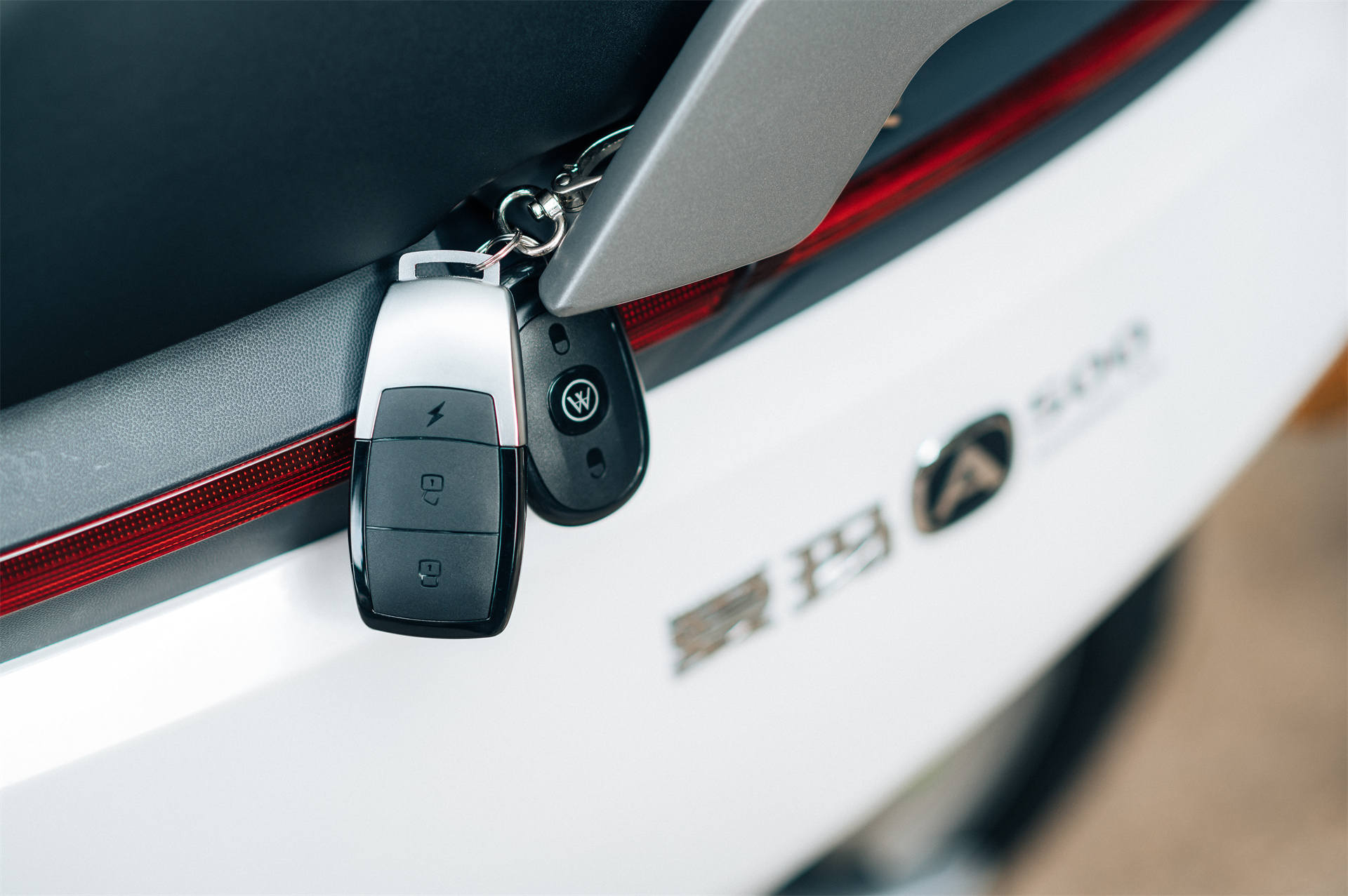 新款爱玛电动车真实测评,电动自行车续航500公里靠谱吗