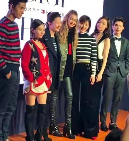 脸很美身材却减分的8位女星,只能看脸不能看身材