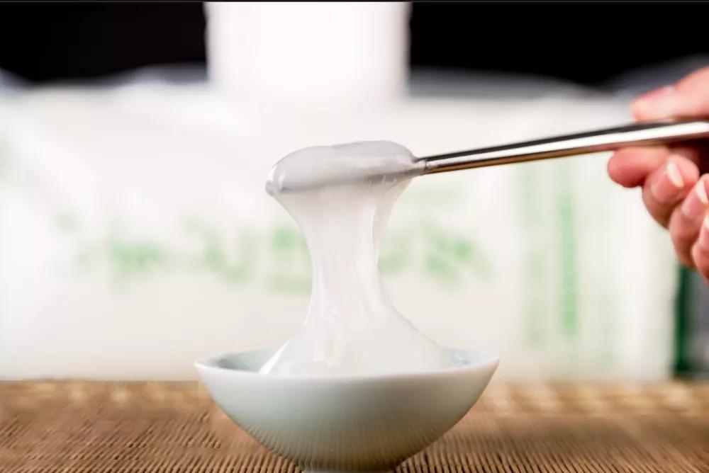 贴墙纸糯米胶怎么调,墙布糯米胶可以贴壁纸吗