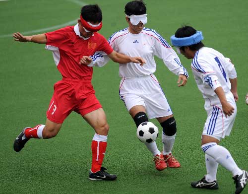 央视主持人受质疑,央视主持被怼