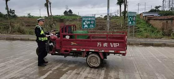 南宁交警严查货车违法,南宁市摩托车闯禁摩区处罚