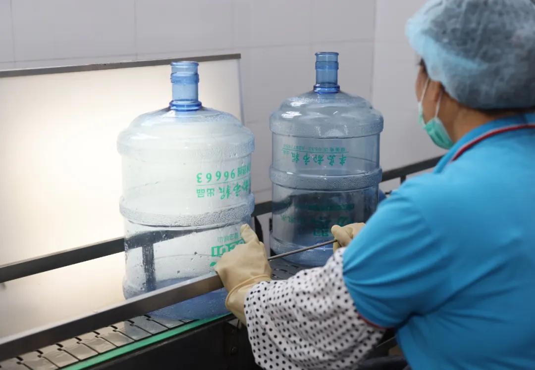 速看！@所有人：半岛请你试喝水，3桶崂翠免费送