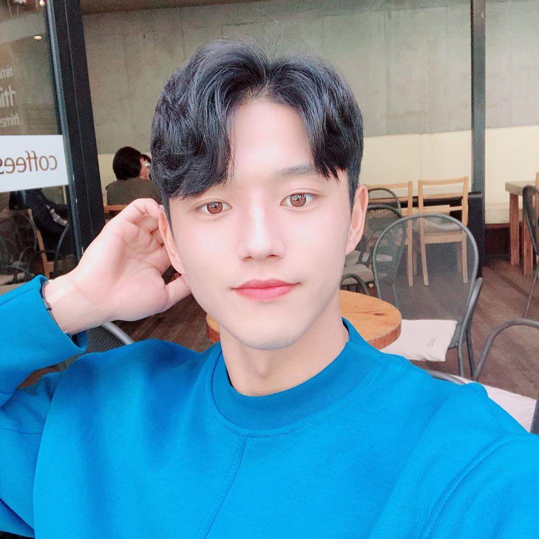 这个足球天才帅到犯规,靠奶狗颜爆红ins,宽肩窄臀颜值不输爱豆