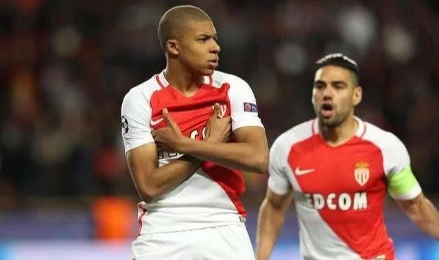 足球青训巴萨,欧洲足球俱乐部青训一共多少梯队