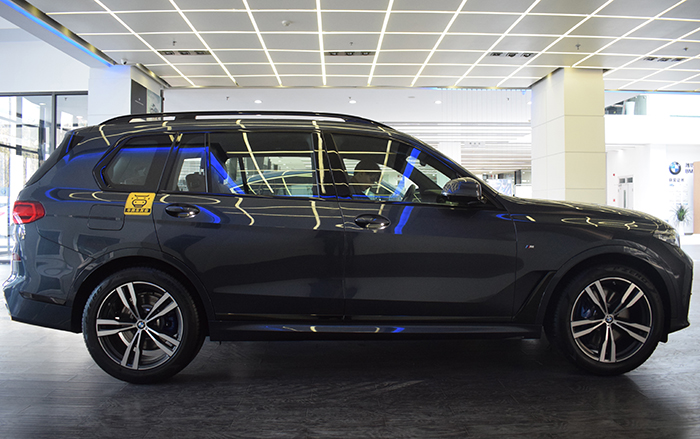 宝马x750i试驾视频,宝马x72022款试驾