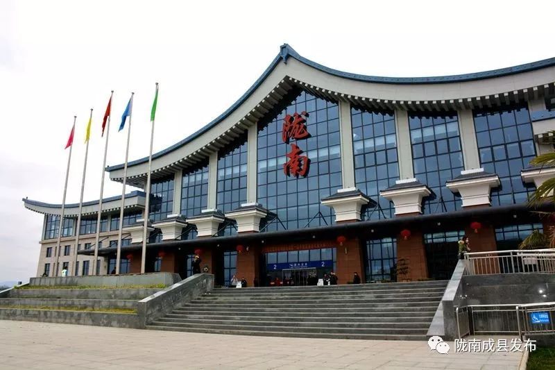 我叫成县，这是我2019年的自拍照~