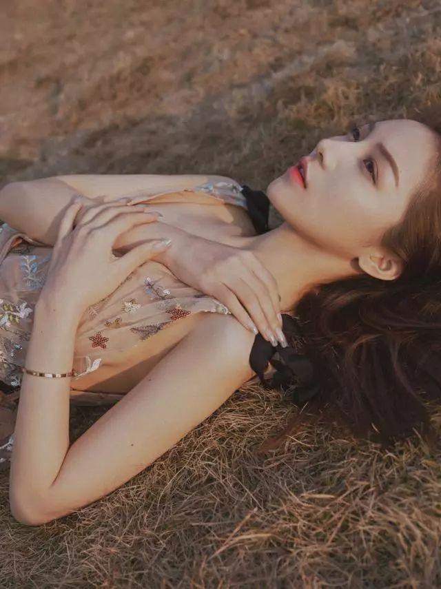 人像摆pose的姿势大全,女性人像pose大全