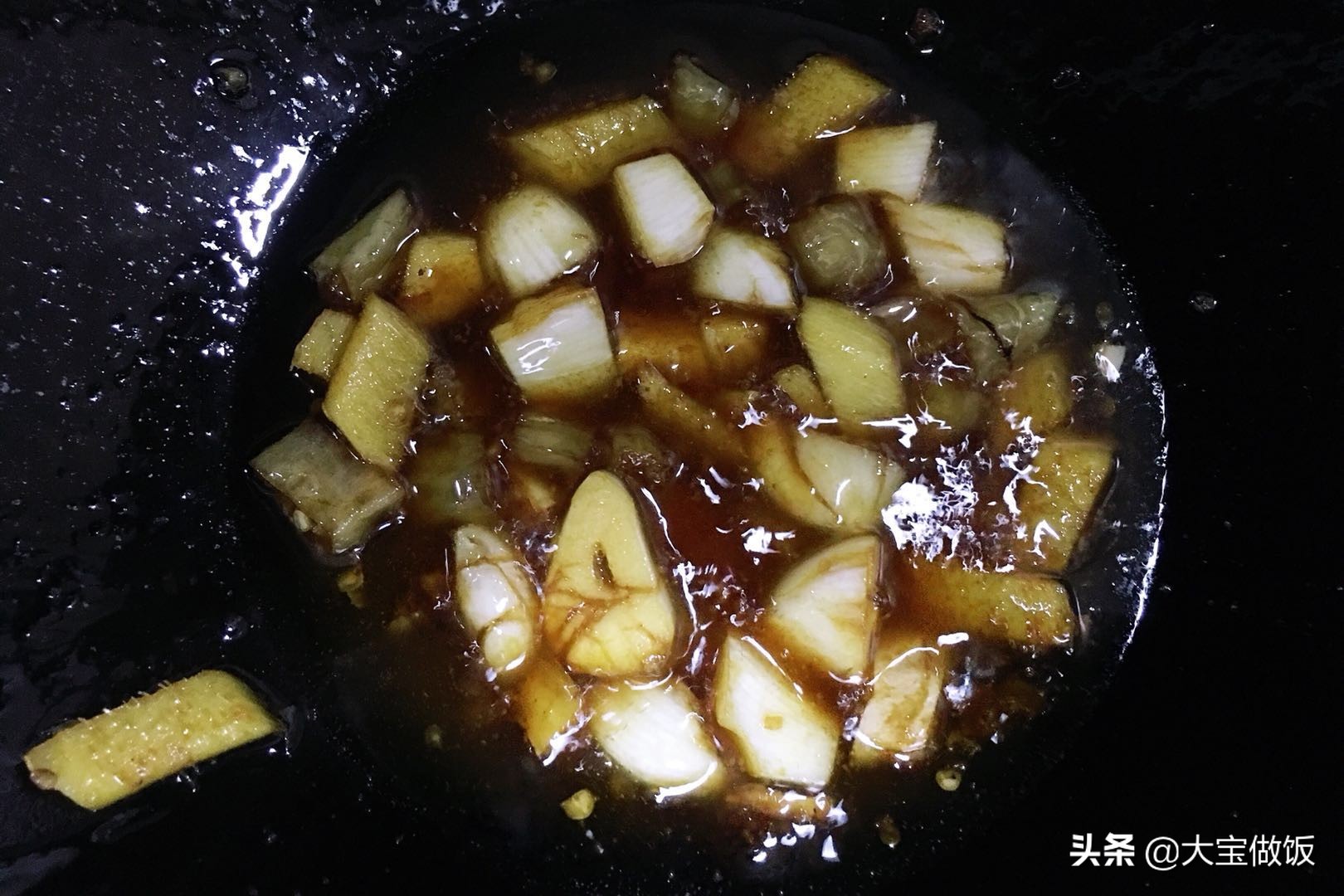 冷冻过的河鱼怎么烧没有土腥味,冰冻鱼怎么煮白汤