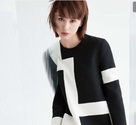 王子文时尚周刊大秀身材，展现不一样的自我，成为时尚的代名词！