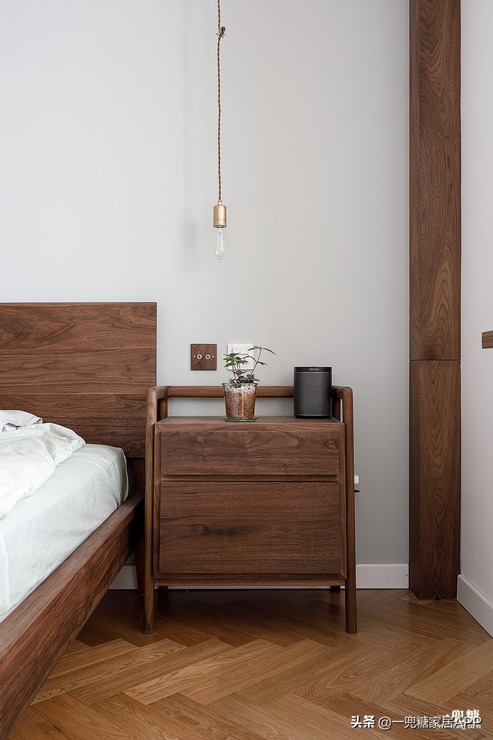 高档二手房翻新设计费用,二手房花了20万装修