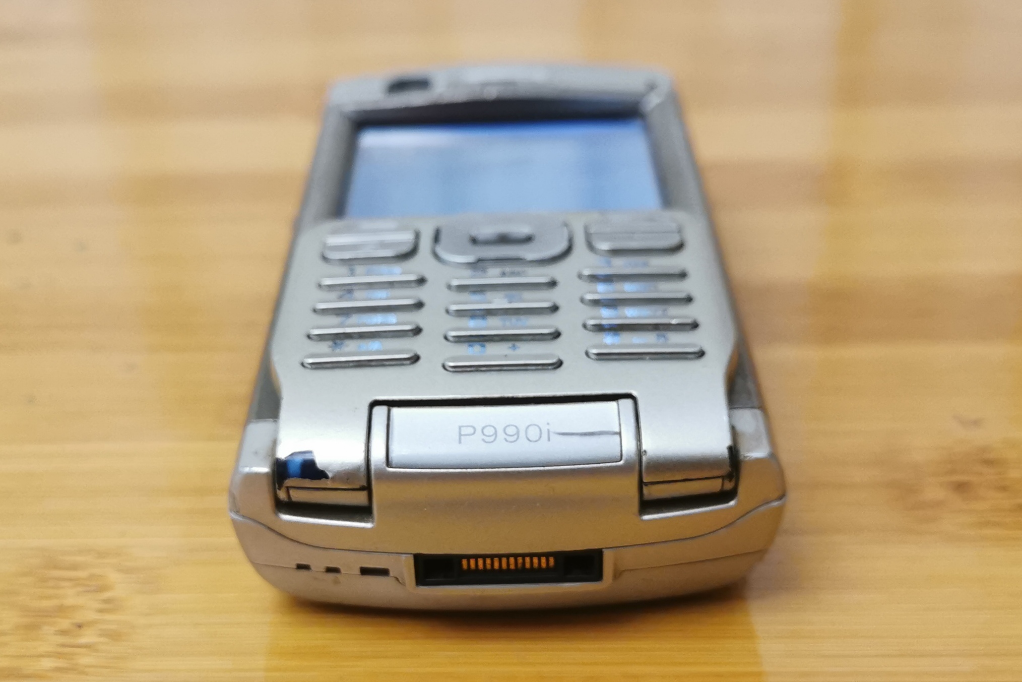 经典手机索尼爱立信p990i,爱立信p990i