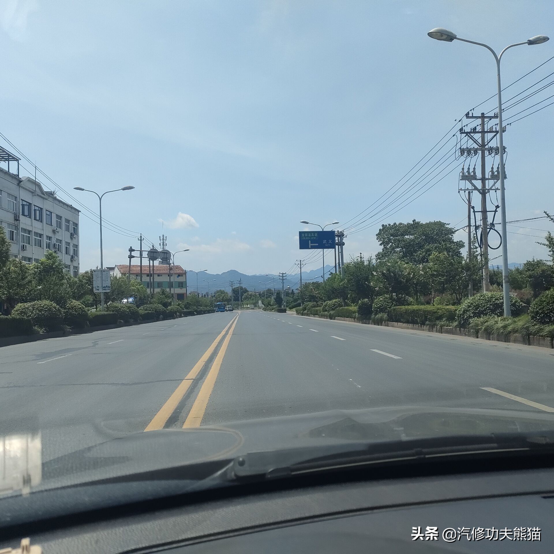 宝马e90325i2007款,宝马e90漏机油通病