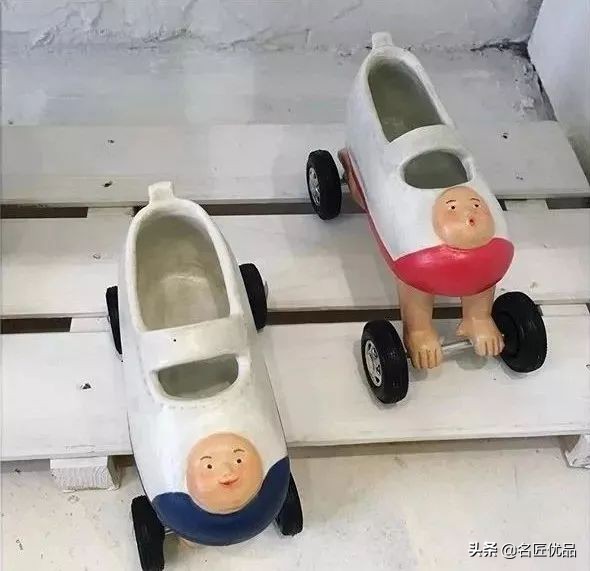 想不想开？这个贴着小胡子的女生，做出全世界最可爱的汽车