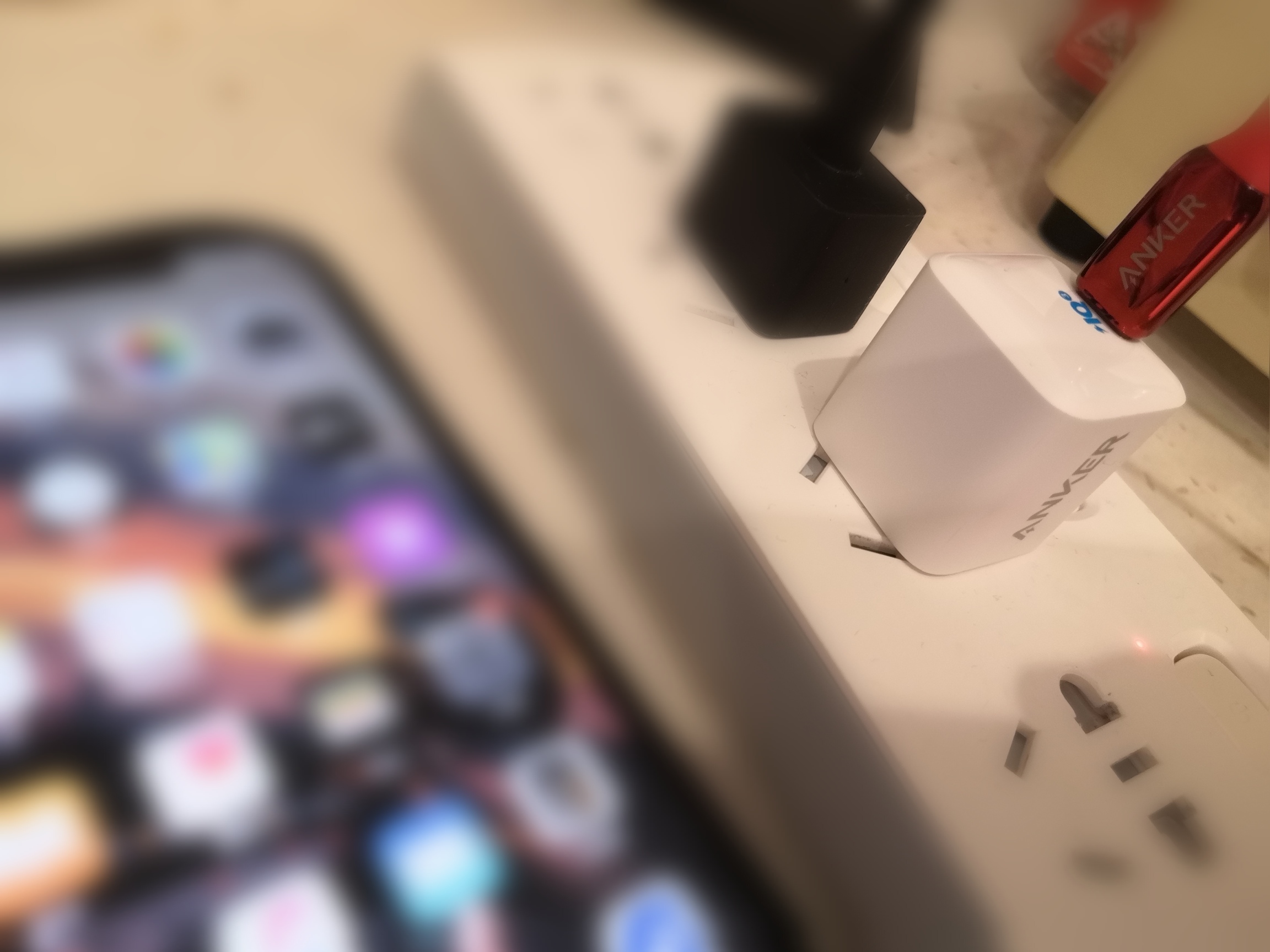 anker充电宝二合一支持苹果快充,ankernano20w快充