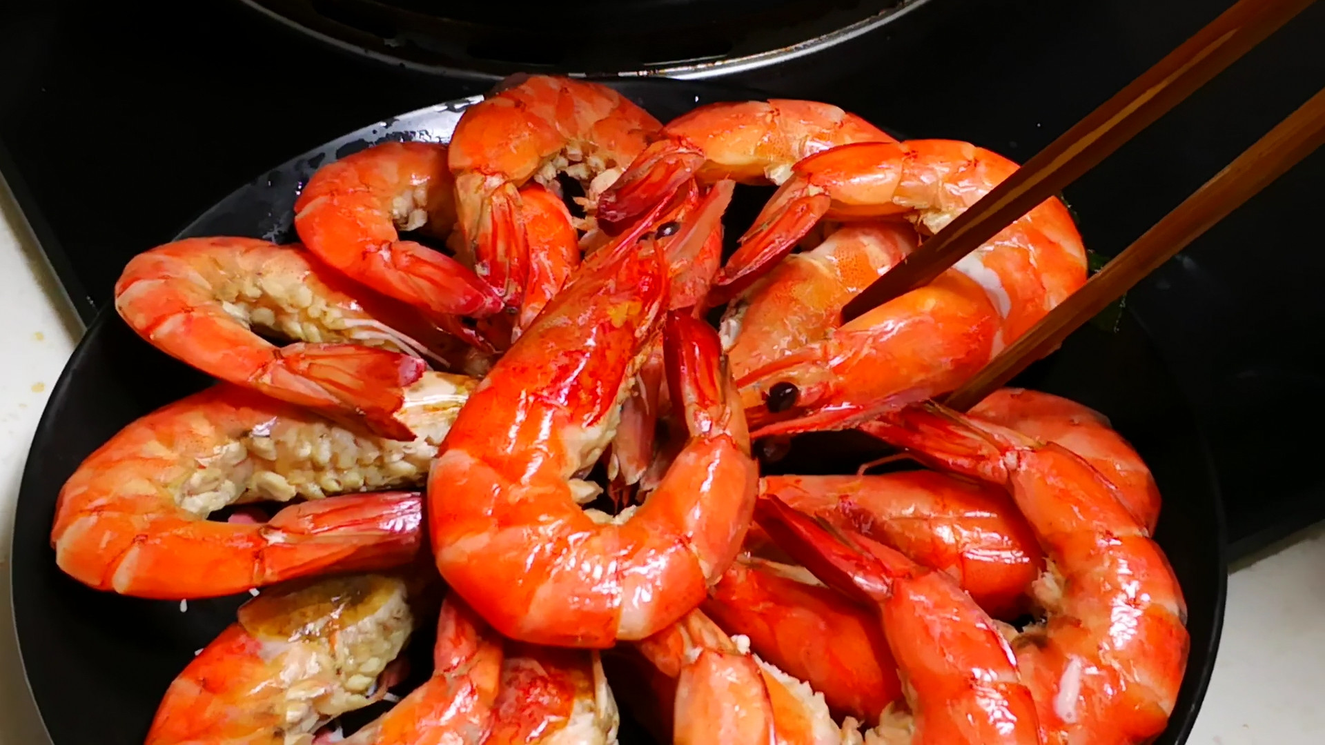 做大虾不用放水的做法,做大虾最简单的方法不加料酒