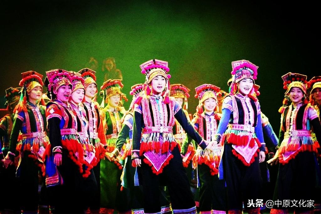 盘点不同支系傈僳族服装,怒族服饰与傈僳族的区别