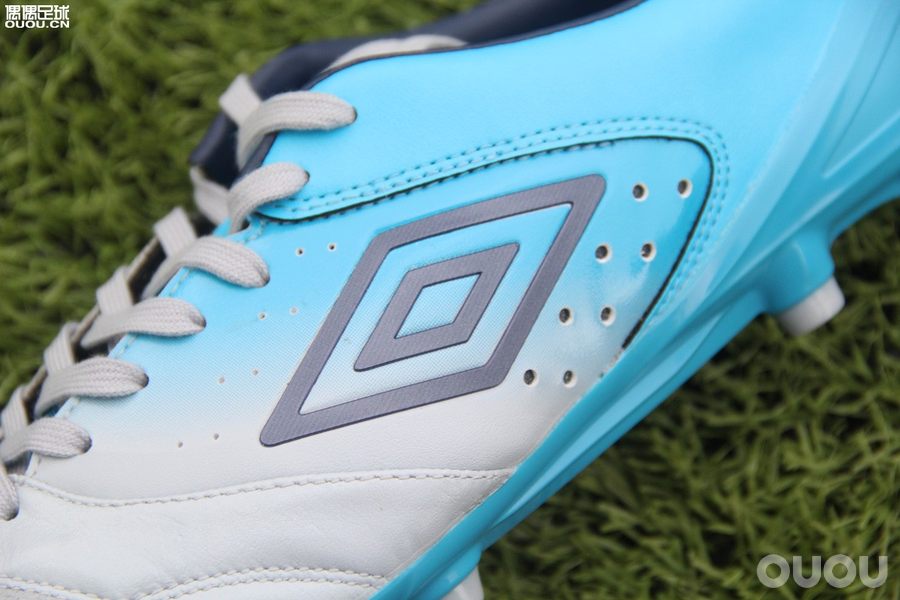 满足真皮控的幻想–UmbroAcceratorProHG实战测评