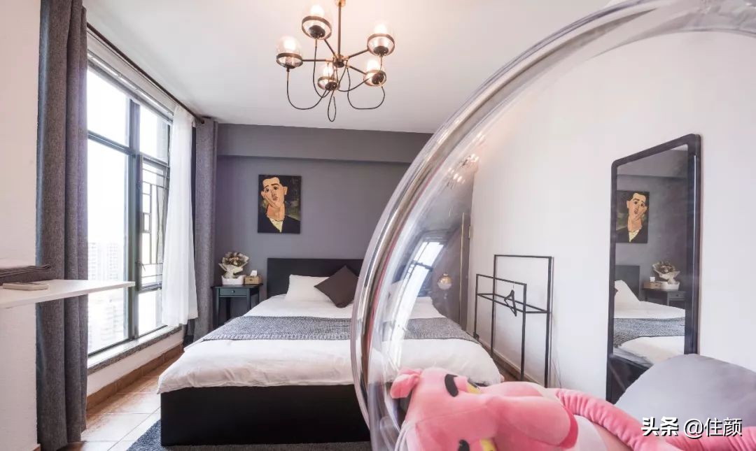 全屋贯穿10米滑梯，天台泡泡屋俯瞰CBD夜景，这个33楼的家够野