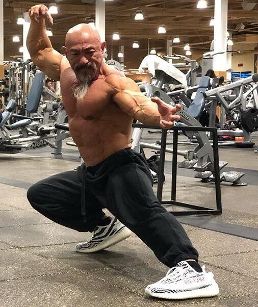 健美老人杨新民,健美常青树杨新民年轻照片