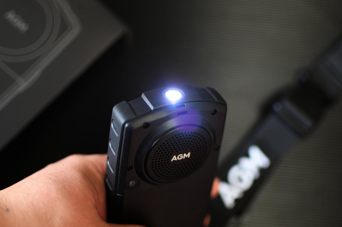 4G双卡超大声，自带微信的智能大哥大，让老年人也能用上健康码