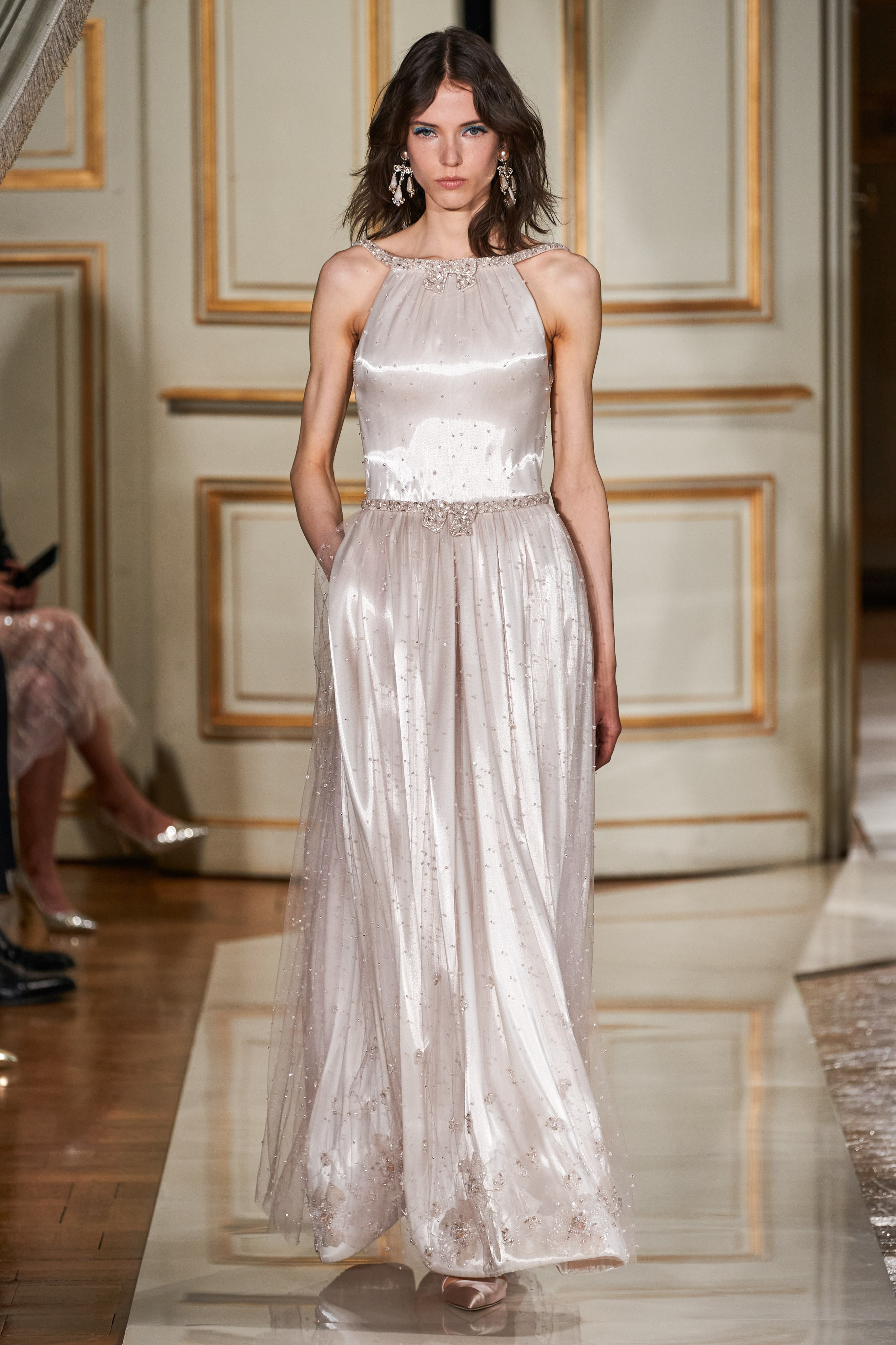 阿玛尼armani高定设计师,阿玛尼2018高定春夏女装