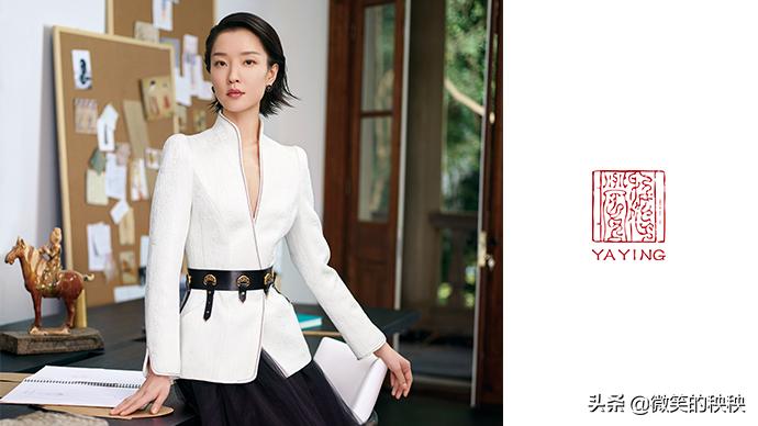 每一个优雅女性都该拥有一件的雅莹私定礼服，满满的东方华韵