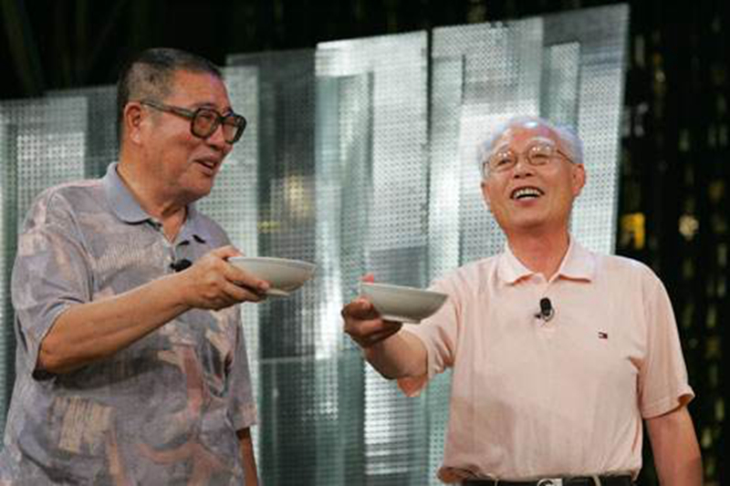 他以饰演*队军**高级指挥员著称，花甲之年为《西游记》猪八戒配音