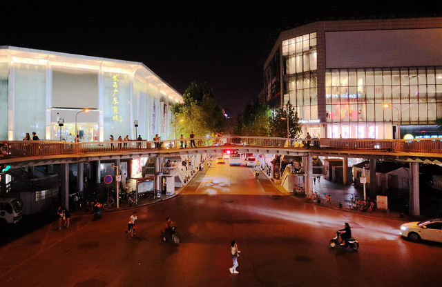 武汉最早的人行天桥,武汉人行天桥