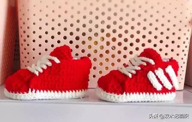 毛线编织宝宝运动鞋,手工编织婴儿毛线耐克运动鞋子