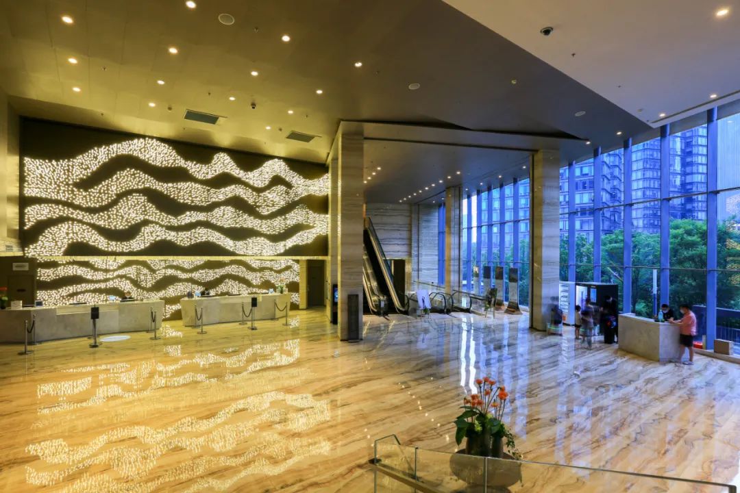 夜游盛世钱塘，赏绚烂灯光秀，打卡杭州钱江新城万豪酒店