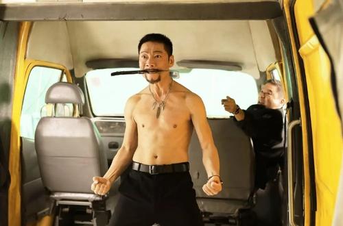 《肥龙过江》熟脸多,只认识客串的王祖蓝,你认出僵尸道长了吗?