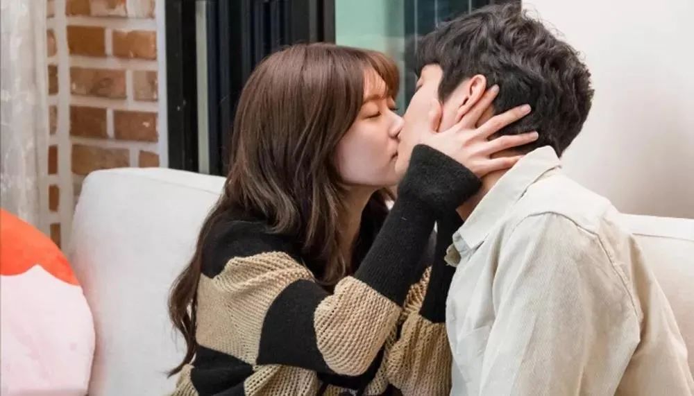 我和妈妈聊聊天200字,和妈妈一起谈恋爱33集