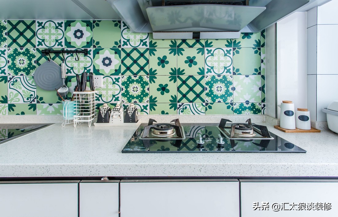 简单装修刷亮色乳胶漆效果案例,不吊顶不装射灯装修效果图