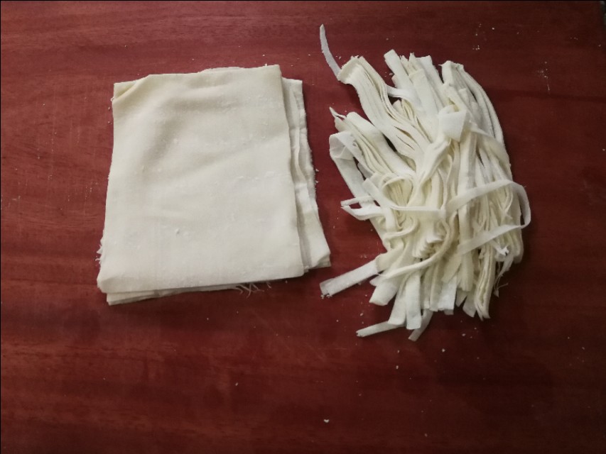 做私房馄饨小馄饨皮需要多大,买的馄饨皮怎么包小馄饨