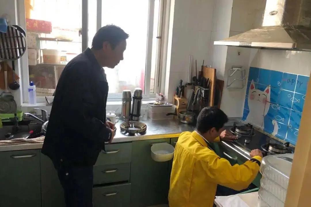 家里燃气报警器一直在响怎么处理,燃气热水器警报响怎么回事