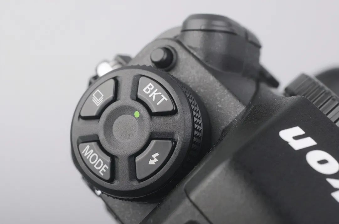 灏煎悍z100-400璇勬祴,灏煎悍z70-2002.8s