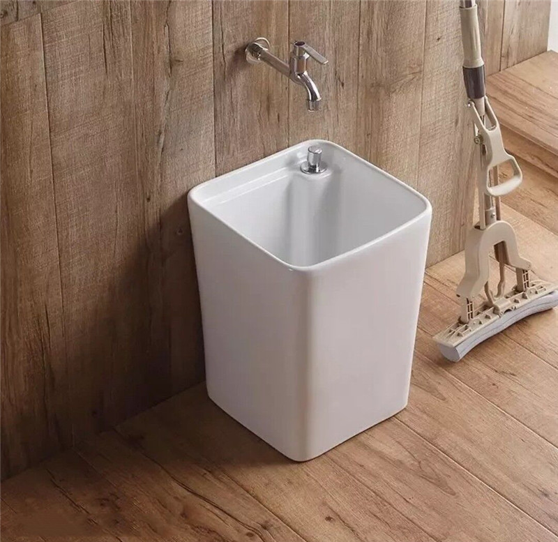 家里安装3个拖把池,怎么在卫生间安装洗拖把池