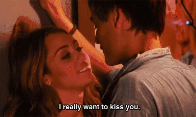 夜店漂亮小姐姐，几任男友无人敢娶丨如何谈一场不分手的恋爱？