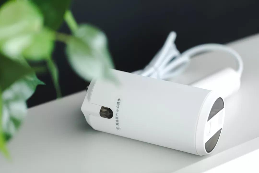 李佳琦带火的“东方戴森”:超大蒸汽一次熨5件，60秒摆平一件衣物