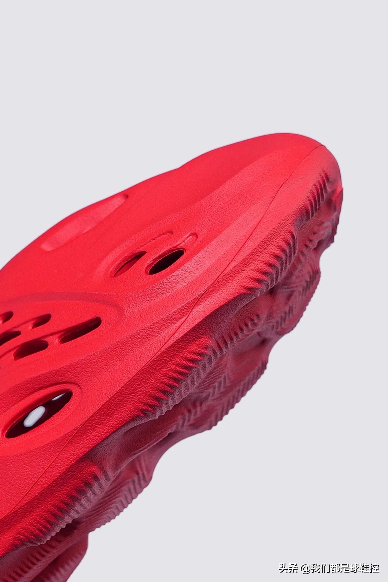 红椰来了，YEEZYFoamRunnerVERMILION国内同步发售