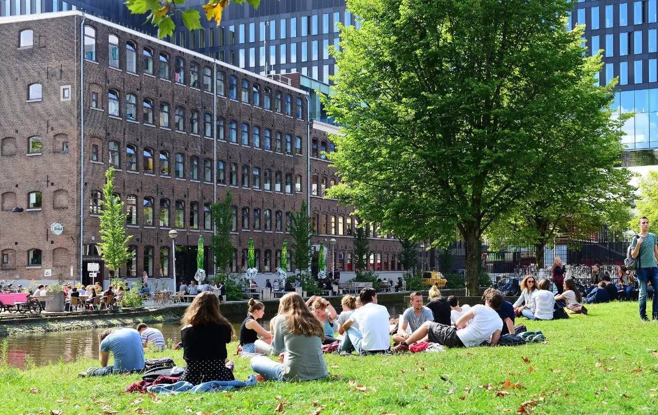 阿姆斯特丹到底有多繁华,阿姆斯特丹为什么叫自由之城